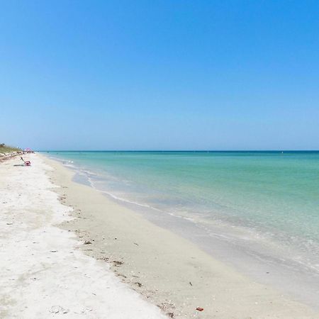 Beach Oasis - No Storm Damage & Guest Ready! Come Enjoy The Heated Pool & Relax At The Beach! Clearwater Beach Dış mekan fotoğraf