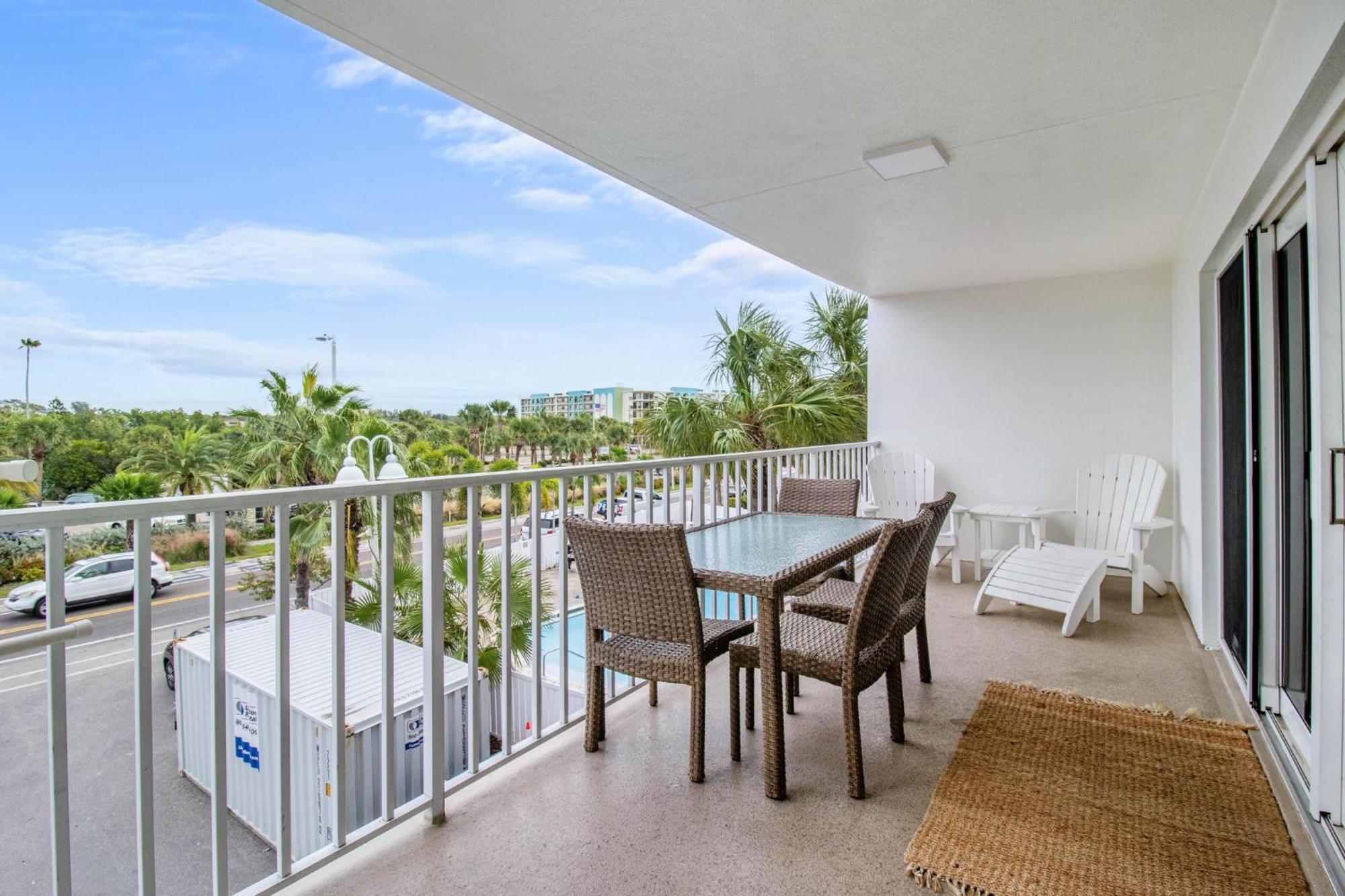 Beach Oasis - No Storm Damage & Guest Ready! Come Enjoy The Heated Pool & Relax At The Beach! Clearwater Beach Dış mekan fotoğraf